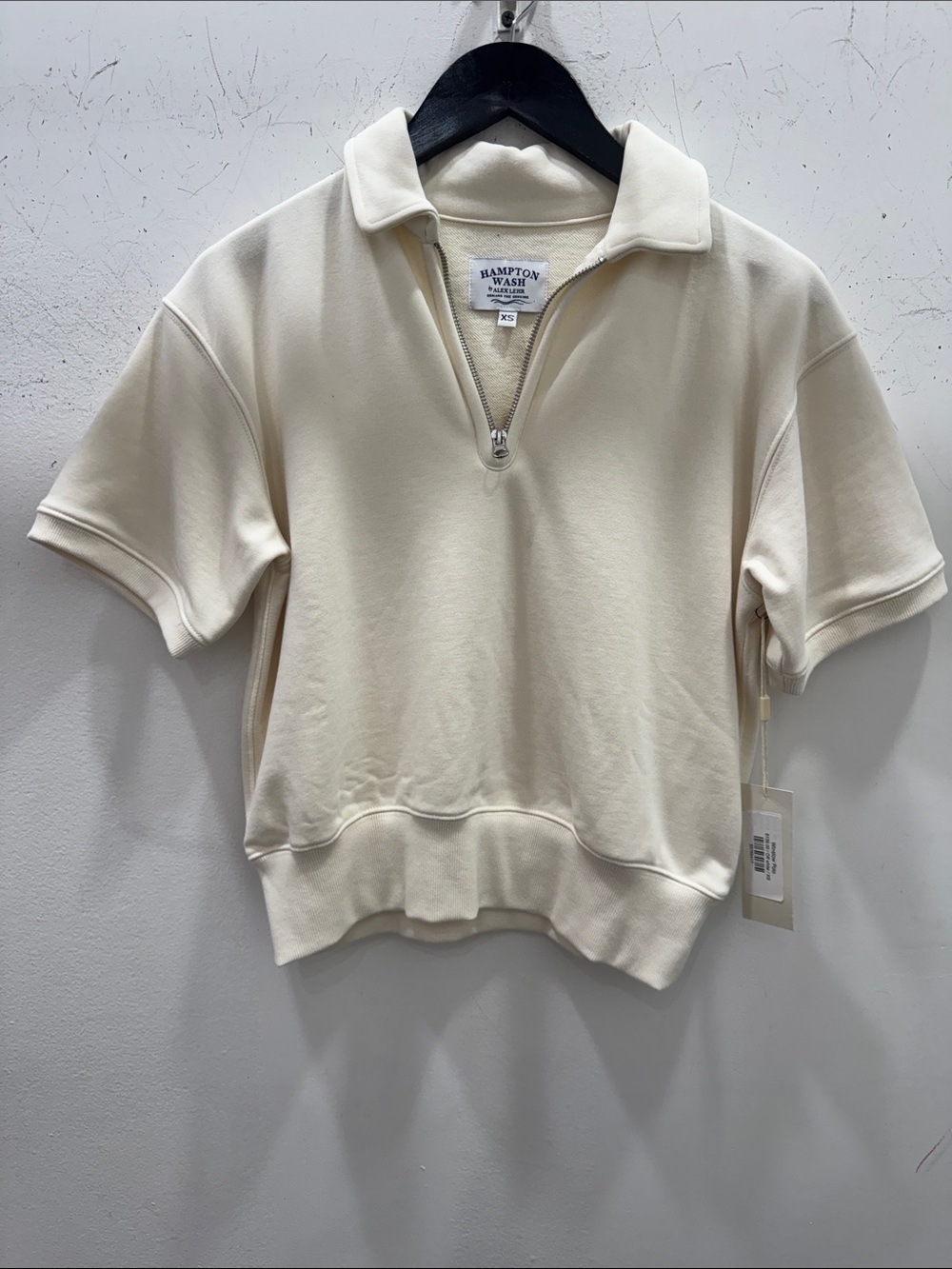 Winslow Polo off white Short-Sleeve Half-Zip Sweatshirt